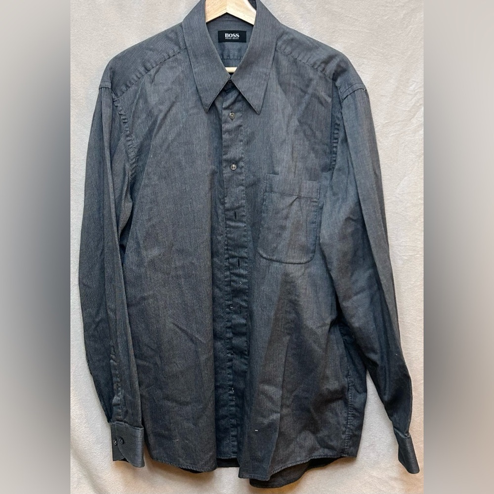 Men’s Hugo Boss 100% cotton dress shirt